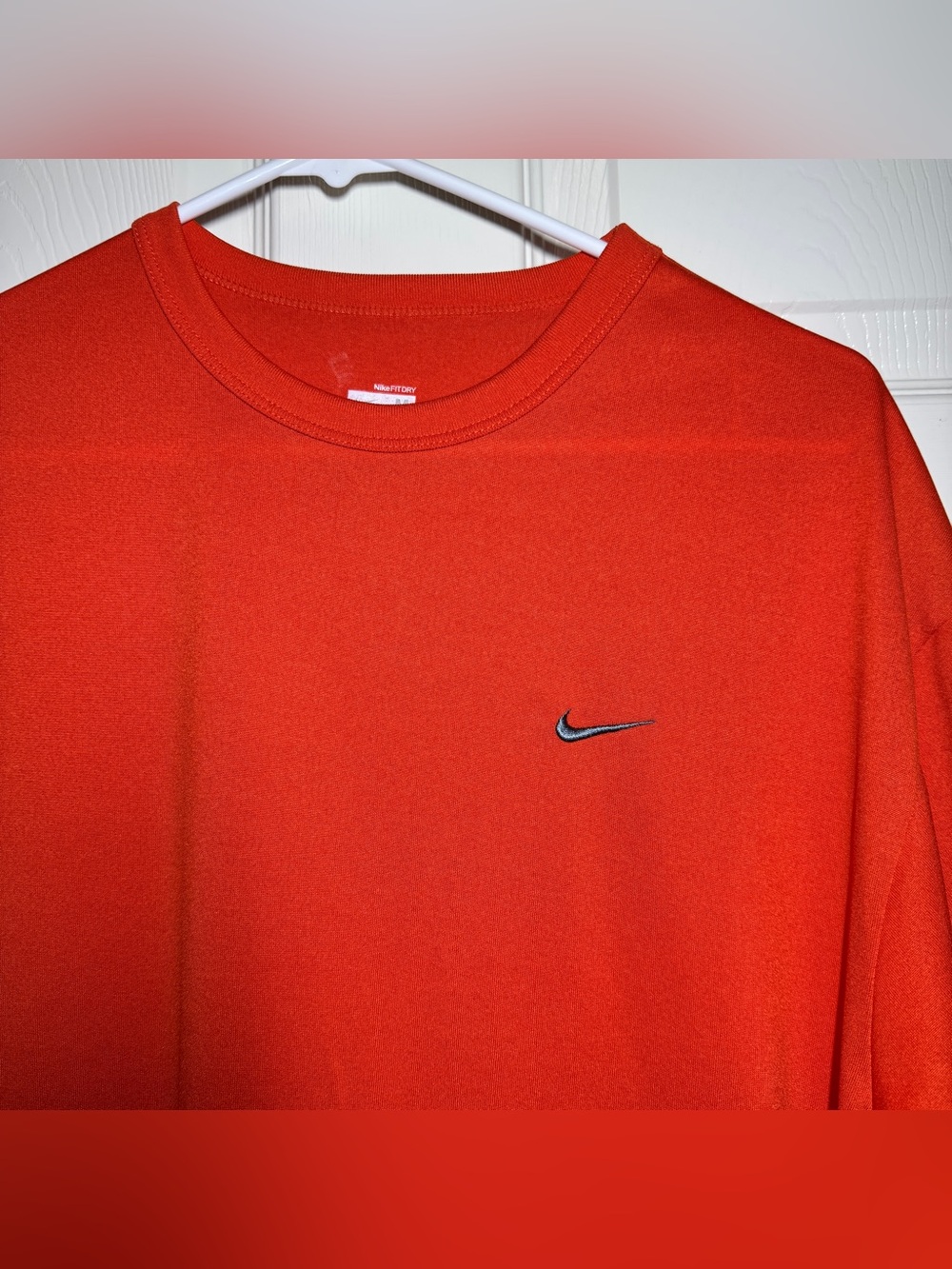 Nike Men's Athletic Orange Crewneck T-Shirt with Swoosh Logo M